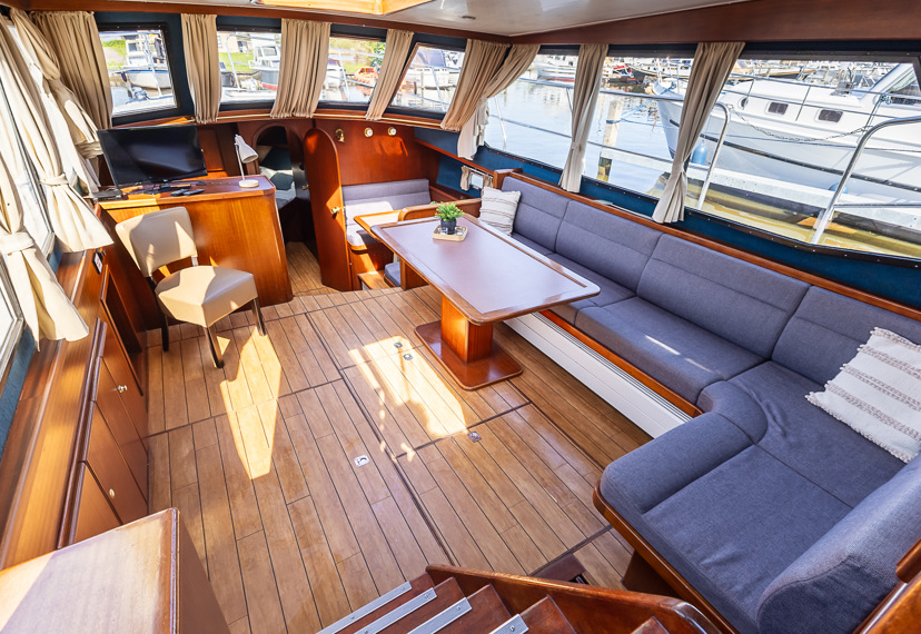 De Driesprong Yachtcharters Interieur Motorjacht Remora 37
