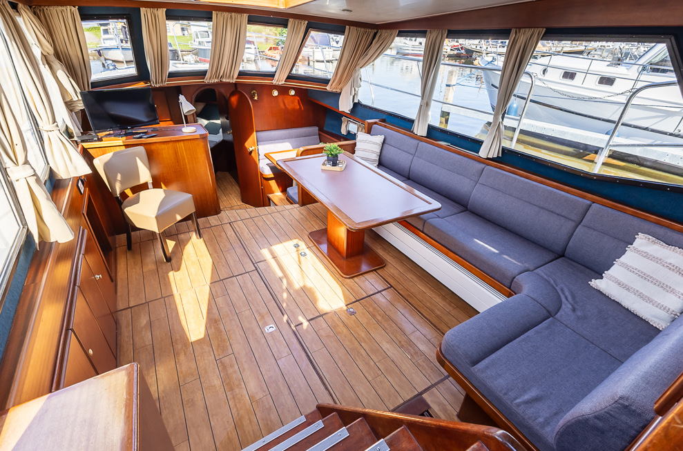 De Driesprong Yachtcharters Interieur Motorjacht Remora 37
