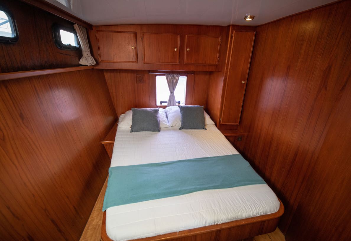 De Driesprong Yachtcharters Interieur Motorjacht Alopia 09