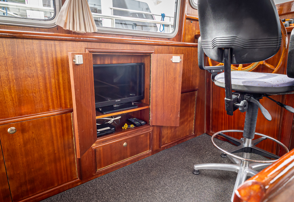 De Driesprong Yachtcharters Interieur Motorjacht Freon 33