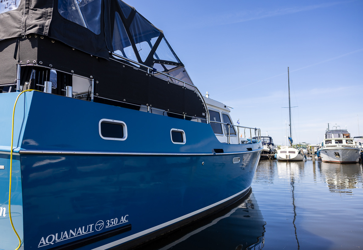 De Driesprong Yachtcharters Exterieur Motorjacht Copain 4