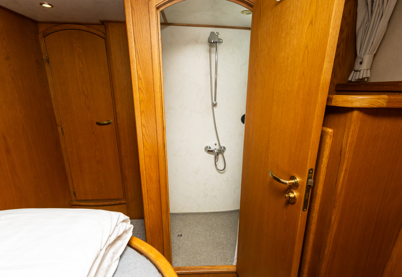 De Driesprong Yachtcharters Interieur Motorjacht Comtesse 10