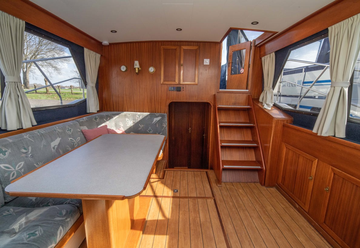 De Driesprong Yachtcharters Interieur Motorjacht Fenris 23
