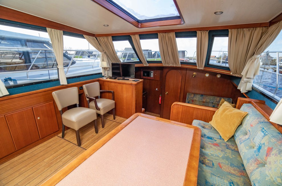 De Driesprong Yachtcharters Interieur Motorjacht Remora 23