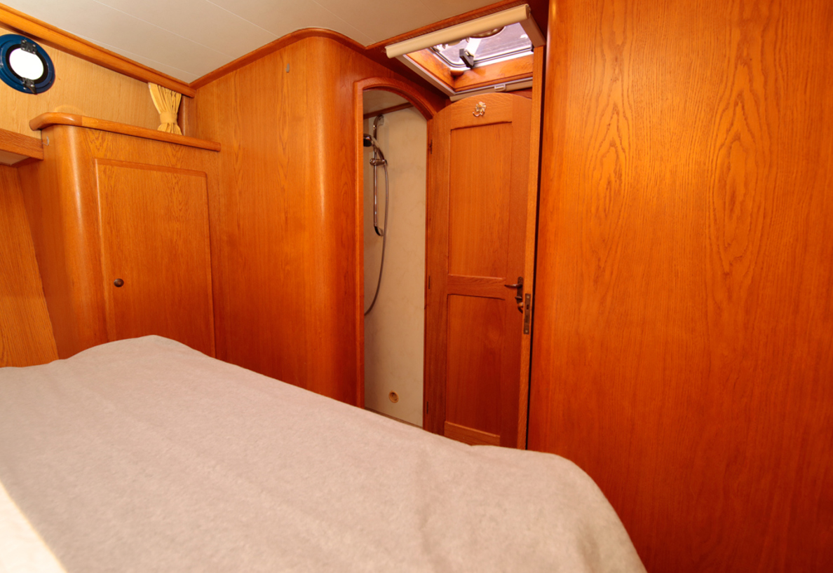 De Driesprong Yachtcharters Interieur Motorjacht La Bohéme 13