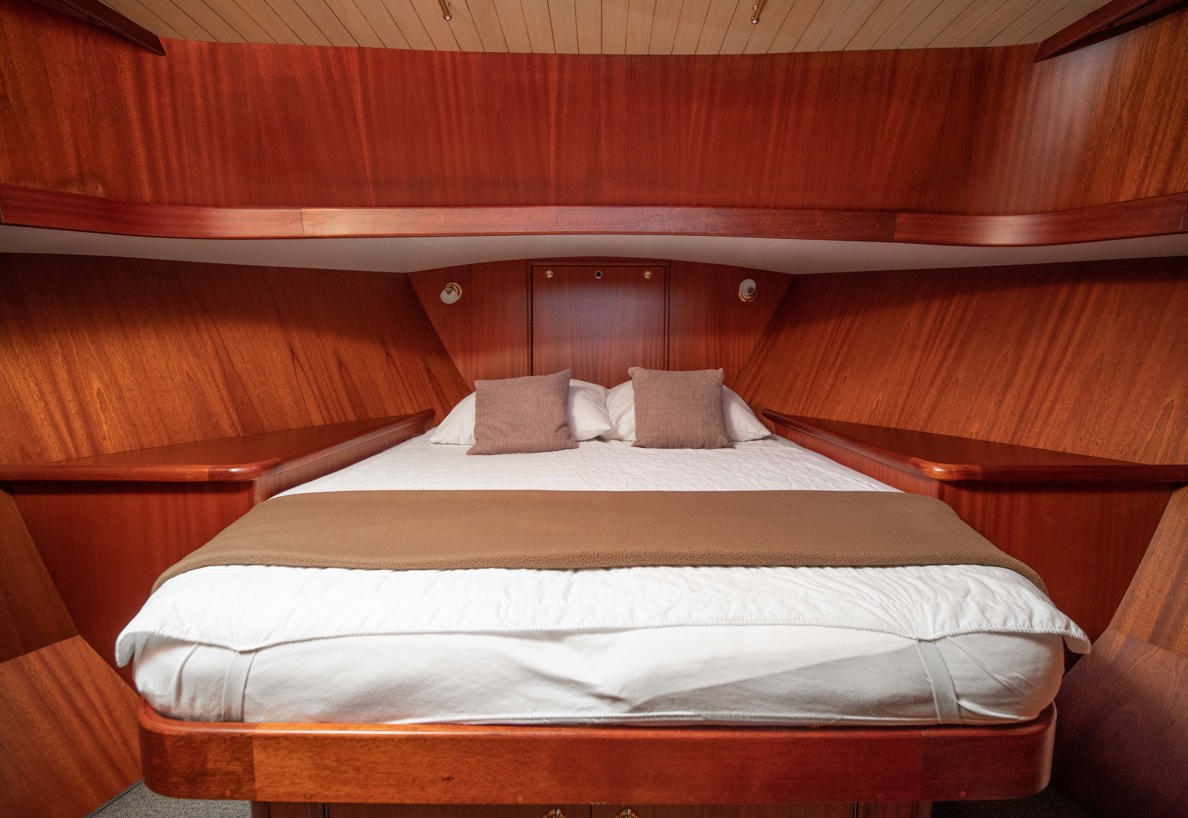 De Driesprong Yachtcharters Interieur Motorjacht Freule 05