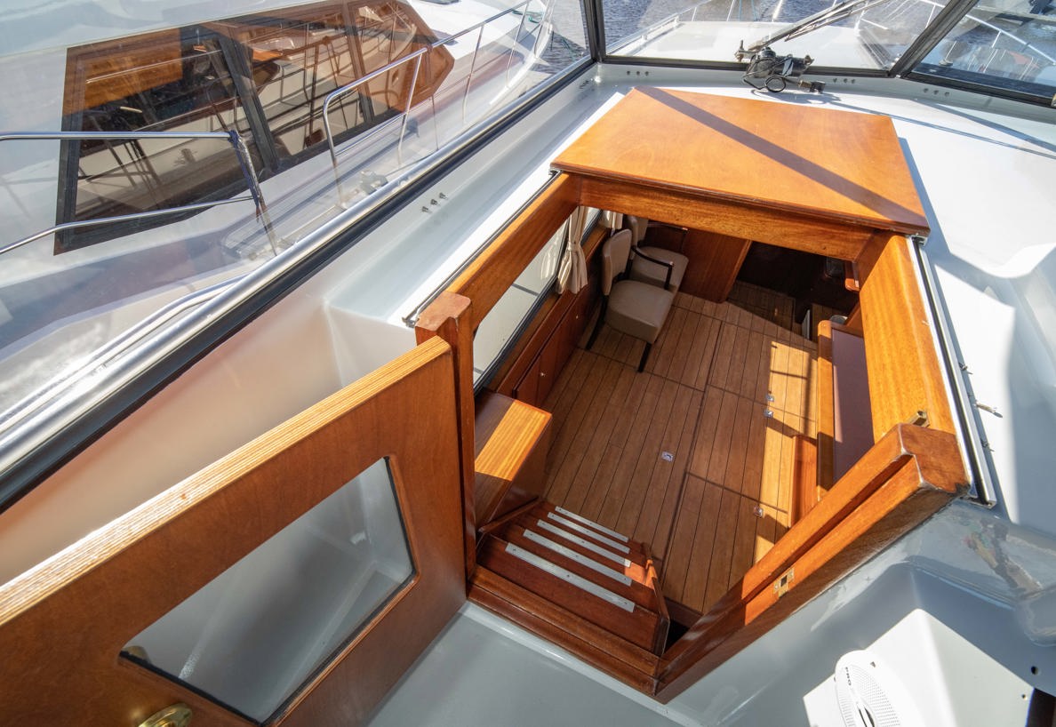 De Driesprong Yachtcharters Interieur Motorjacht Remora 31