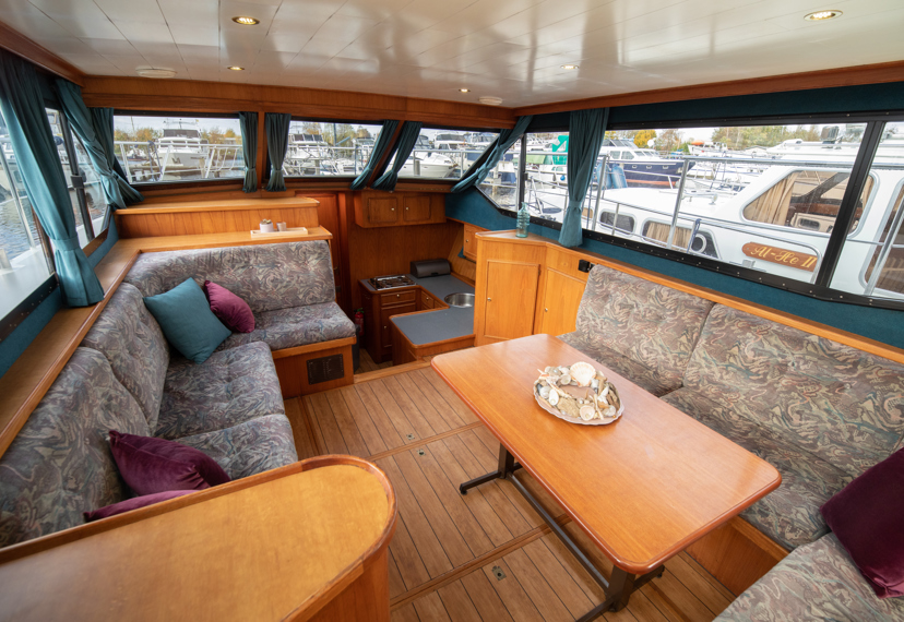 De Driesprong Yachtcharters Interieur Motorjacht Corvina 12