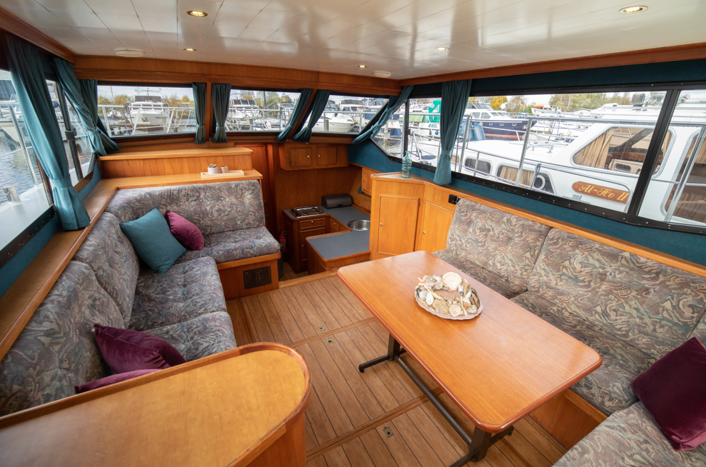 De Driesprong Yachtcharters Interieur Motorjacht Corvina 12