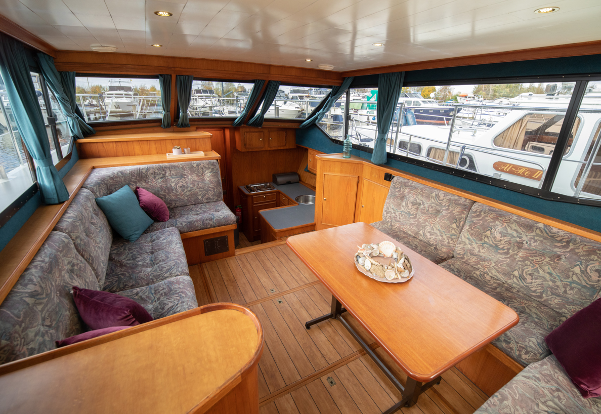 De Driesprong Yachtcharters Interieur Motorjacht Corvina 12