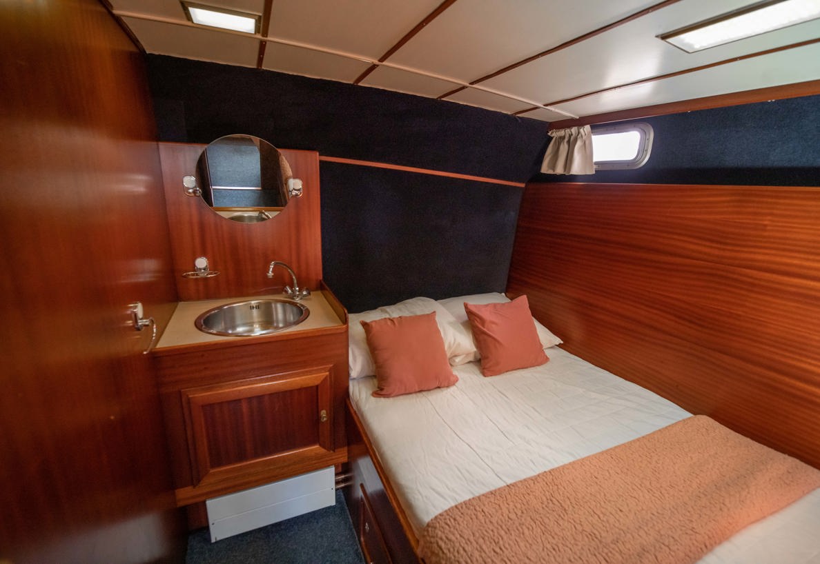 De Driesprong Yachtcharters Interieur Motorjacht Fenris 15