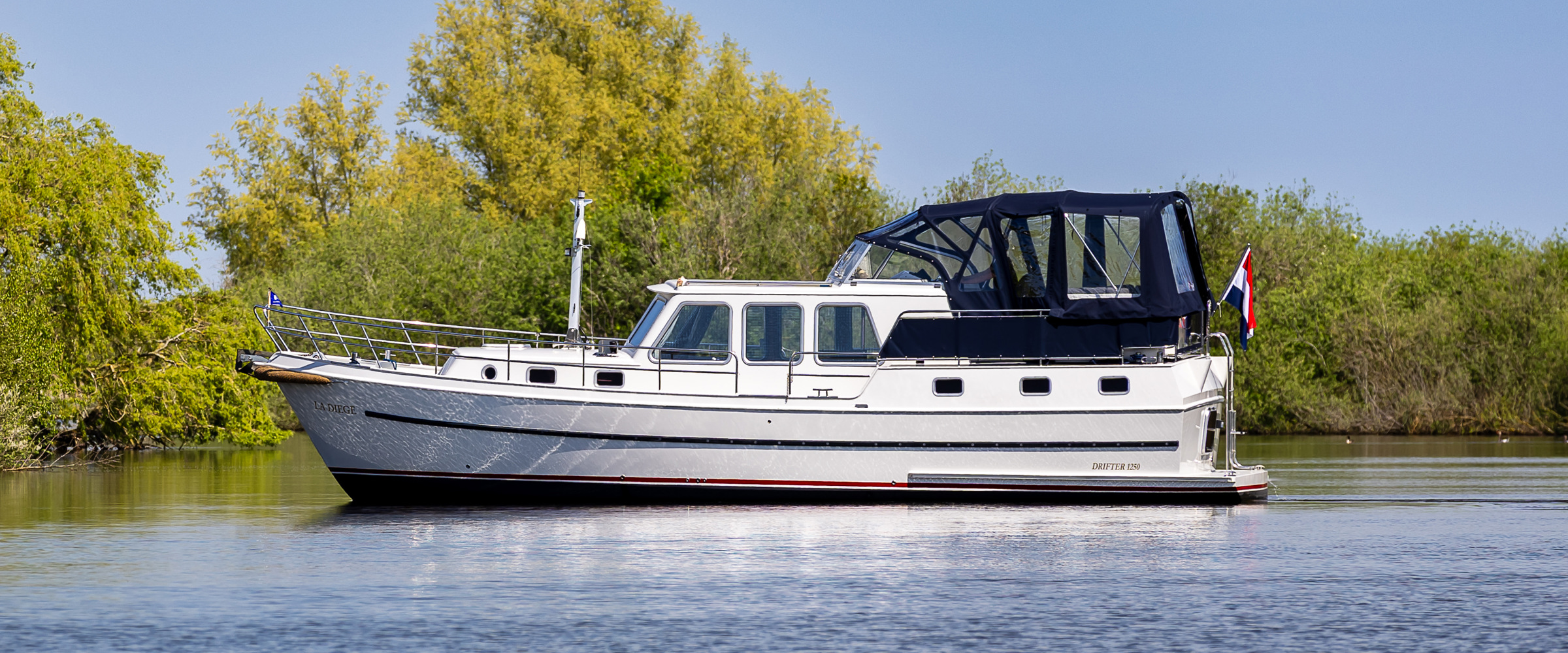 Motorjacht La Diege, 6-persoons Aquanaut Drifter 1250 AK te huur