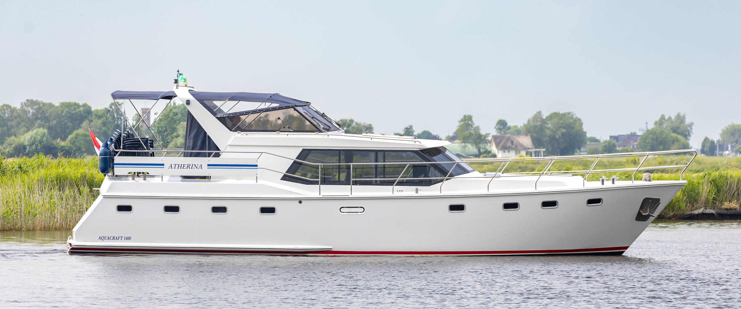 Motorjacht Atherina, 8-persoons Aquacraft 1400 te huur
