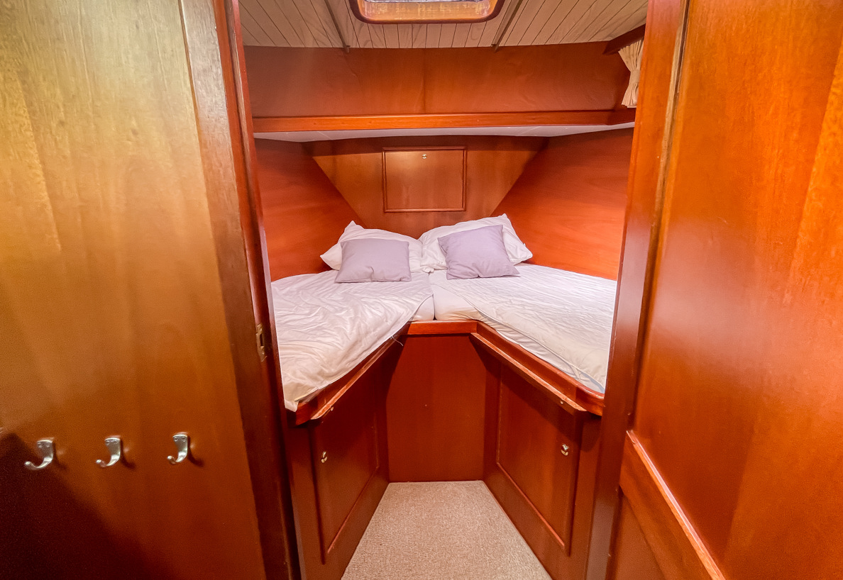 De Driesprong Yachthcharters Interieur Motorjacht Frisa 4