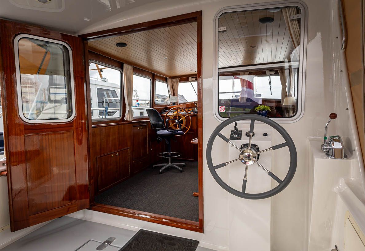 De Driesprong Yachtcharters Interieur Motorjacht Freon 29