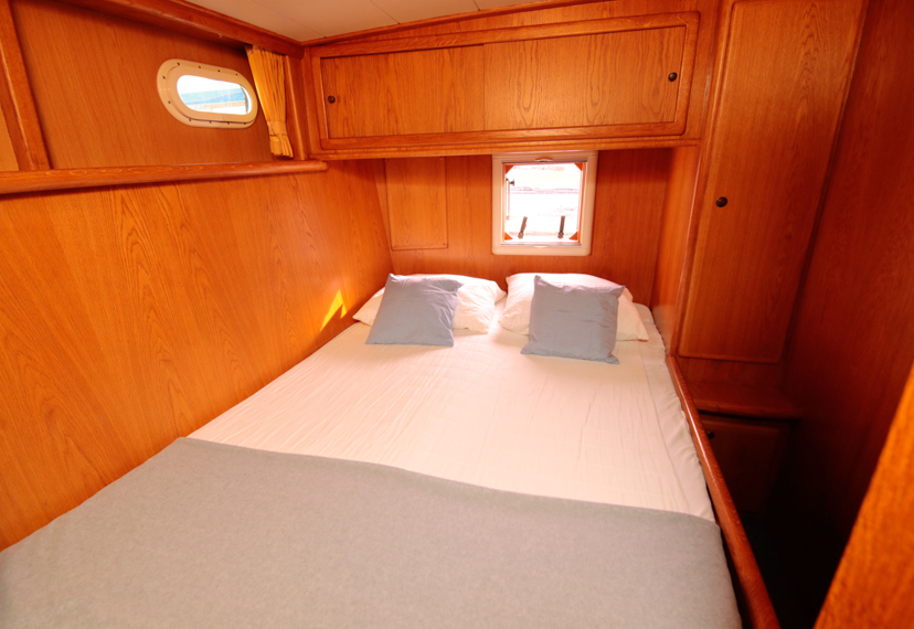 De Driesprong Yachtcharters Interieur Motorjacht La Bohéme 18