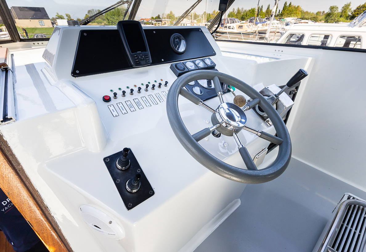De Driesprong Yachtcharters Interieur Motorjacht Remora 43