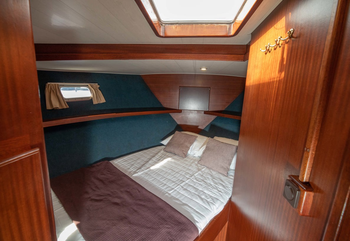 De Driesprong Yachtcharters Interieur Motorjacht Remora 01