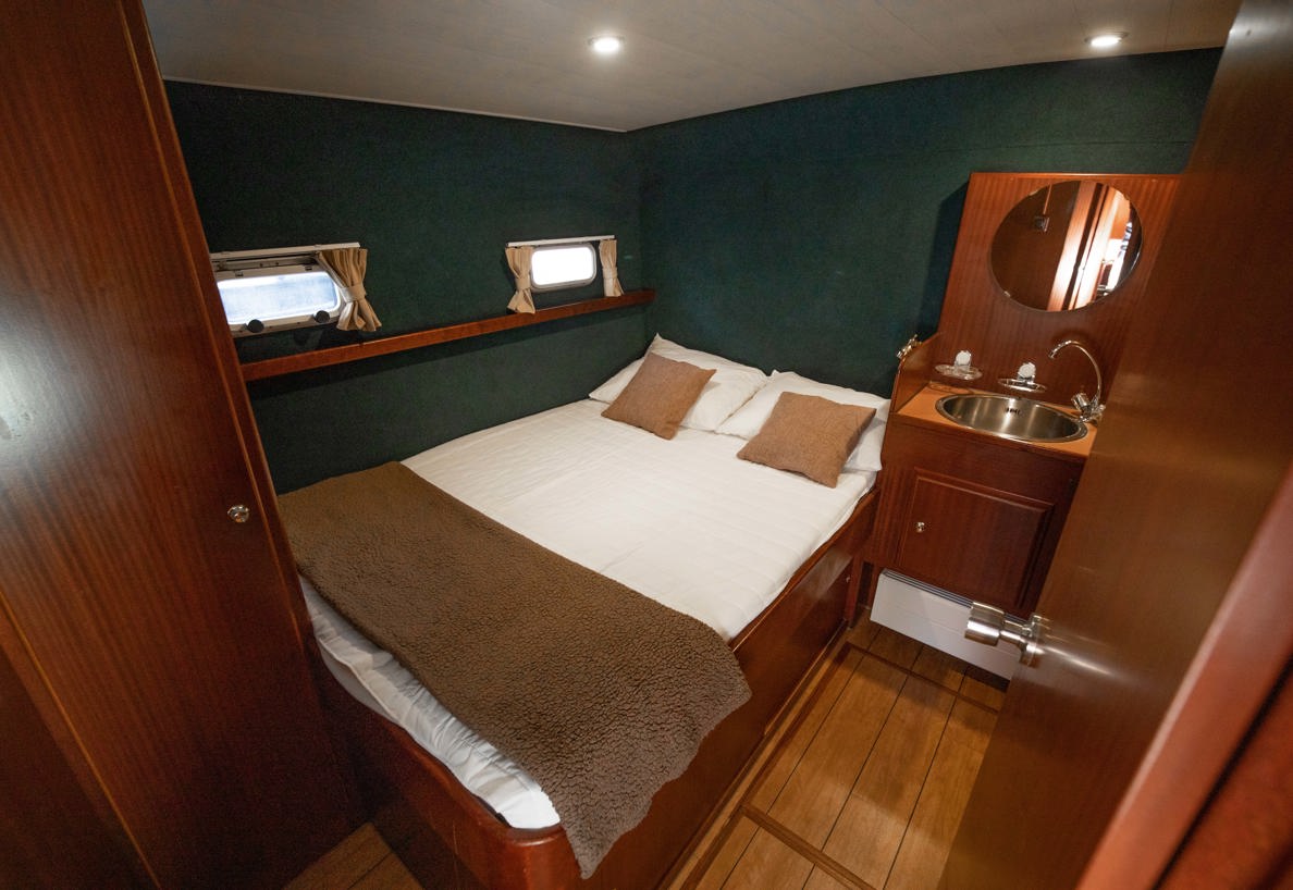 De Driesprong Yachtcharters Interieur Motorjacht Remora 14