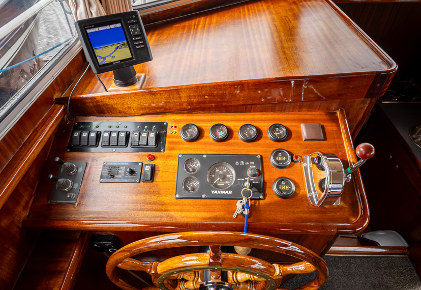 De Driesprong Yachtcharters Interieur Motorjacht Freon 35