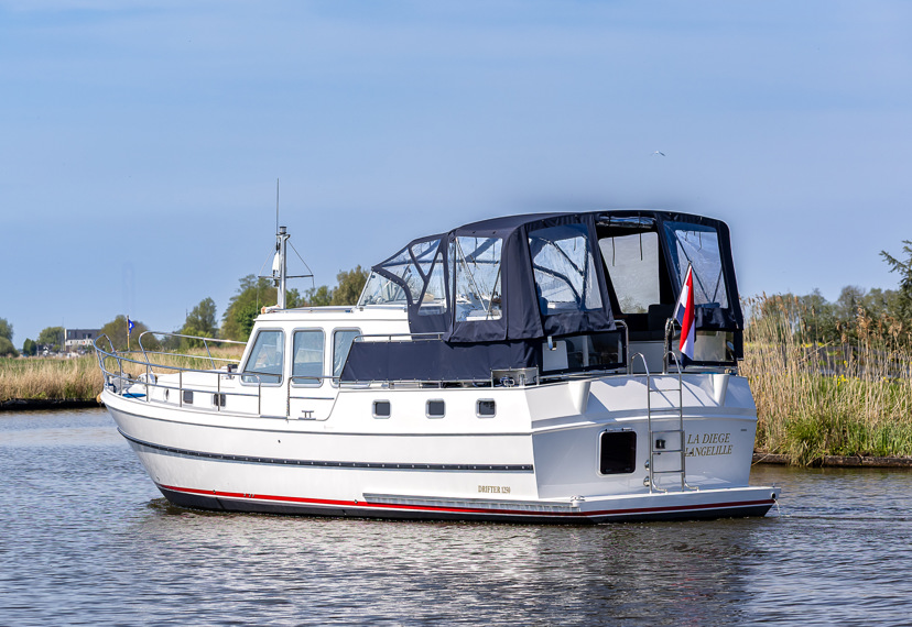 De Driesprong Yachtcharters Exterieur Motorjacht La Diege 20