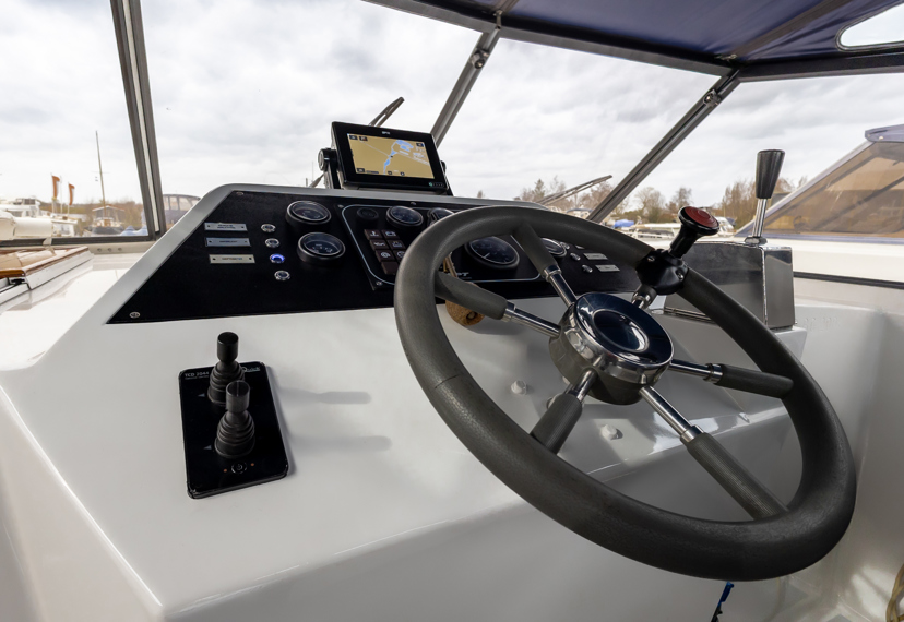 De Driesprong Yachtcharters Interieur Motorjacht Andreas 33