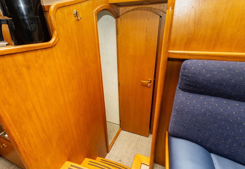 De Driesprong Yachtcharters Interieur Motorjacht Comtesse 1 (1)