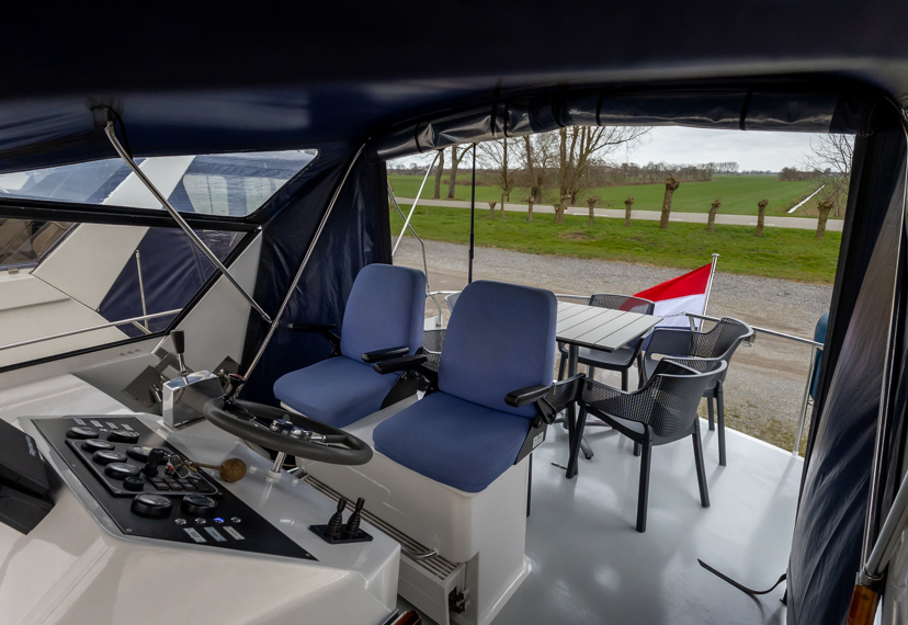 De Driesprong Yachtcharters Interieur Motorjacht Andreas 29