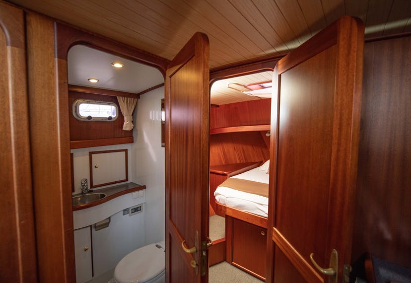 De Driesprong Yachtcharters Interieur Motorjacht Freule 07