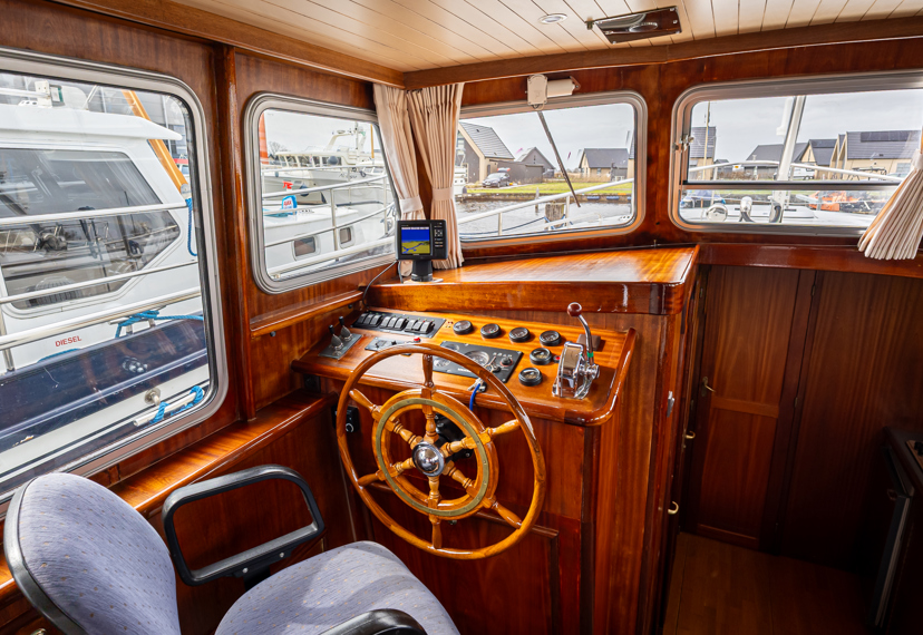 De Driesprong Yachtcharters Interieur Motorjacht Freon 34