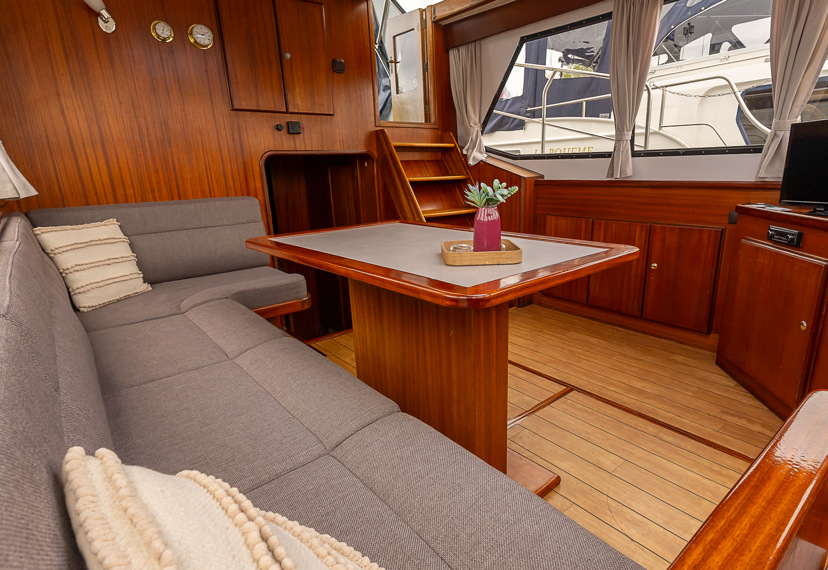 De Driesprong Yachtcharters Interieur Motorjacht Andreas 28