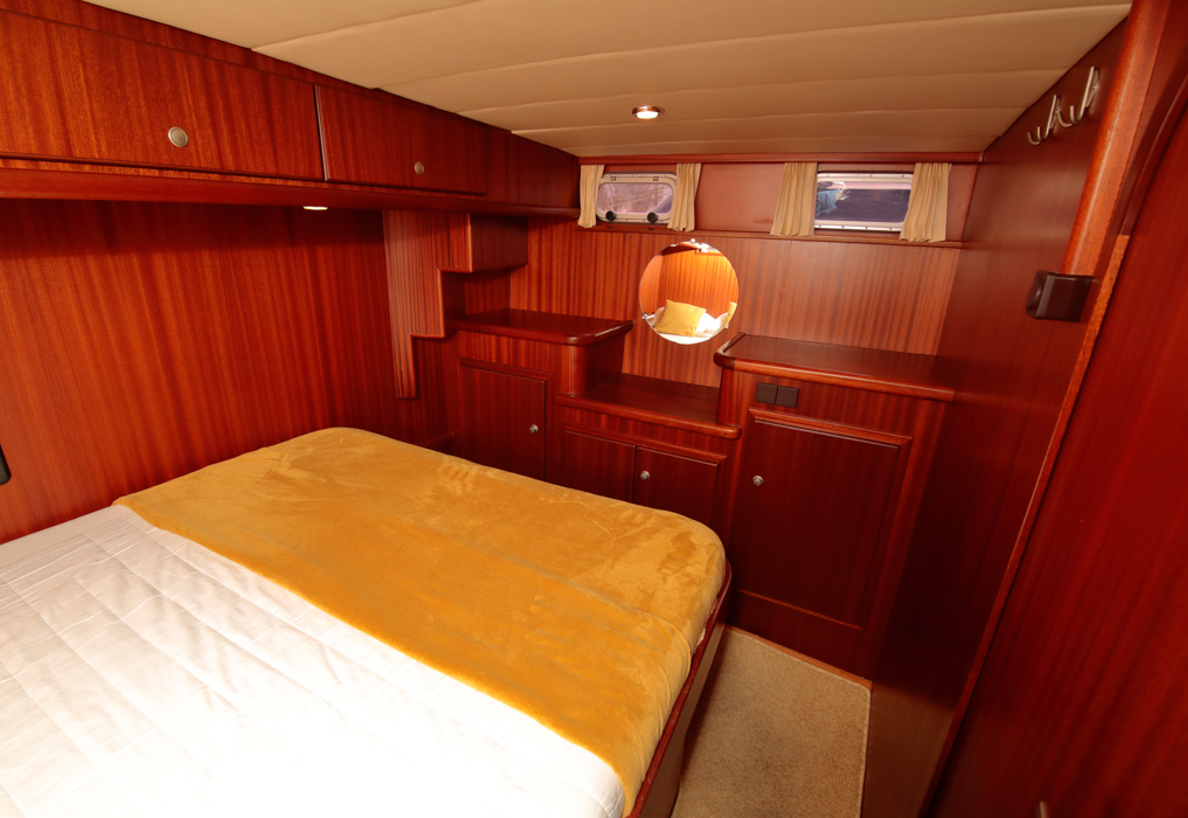 De Driesprong Yachtcharters Interieur Motorjacht Tinka 18