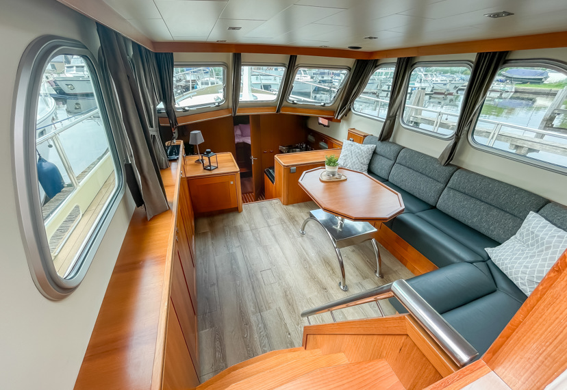 De Driesprong Yachtcharters Interieur Poseidon 25