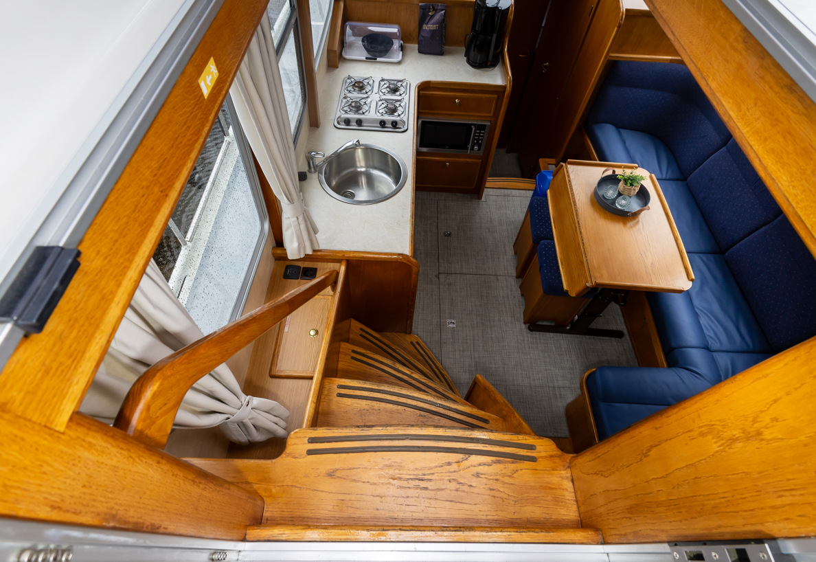 De Driesprong Yachtcharters Interieur Motorjacht Comtesse 11