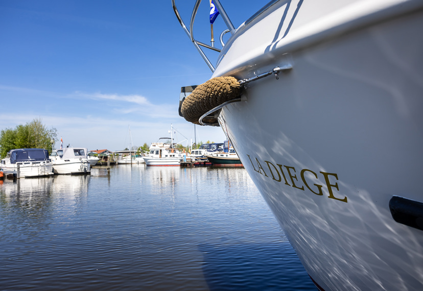 De Driesprong Yachtcharters Exterieur Motorjacht La Diege 15