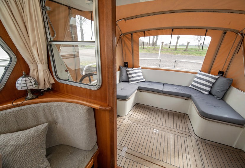 De Driesprong Yachtcharters Interieur Motorjacht Freule 22