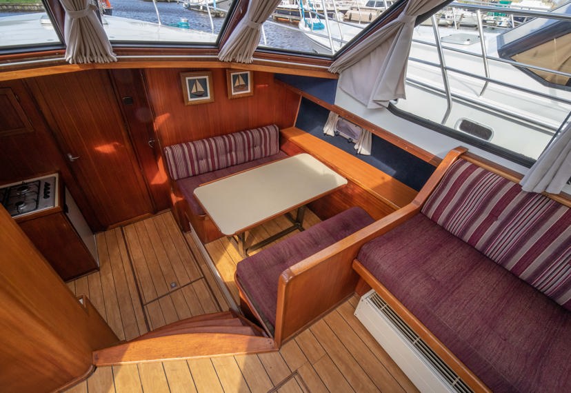 De Driesprong Yachtcharters Interieur Motorjacht Kuinder 21