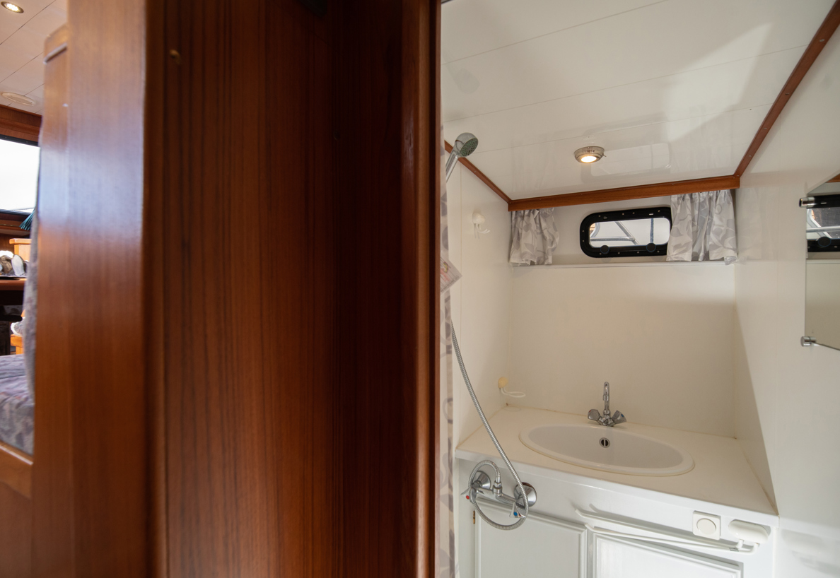 De Driesprong Yachtcharters Interieur Motorjacht Corvina 10