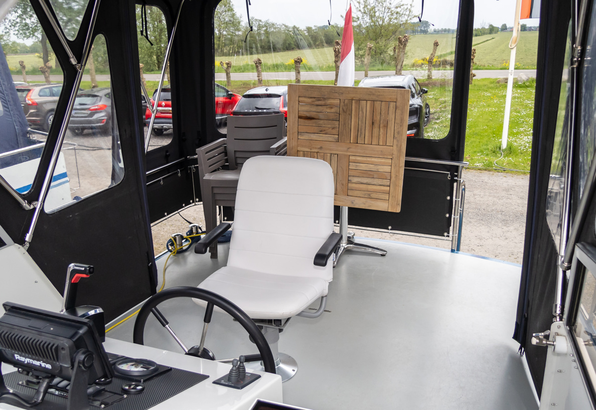 De Driesprong Yachtcharters Interieur Motorjacht Copain 7 (1)