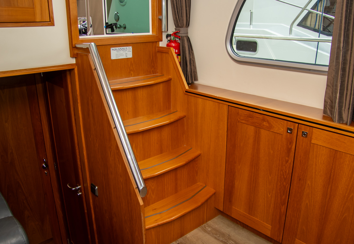 De Driesprong Yachtcharters Interieur Poseidon 24