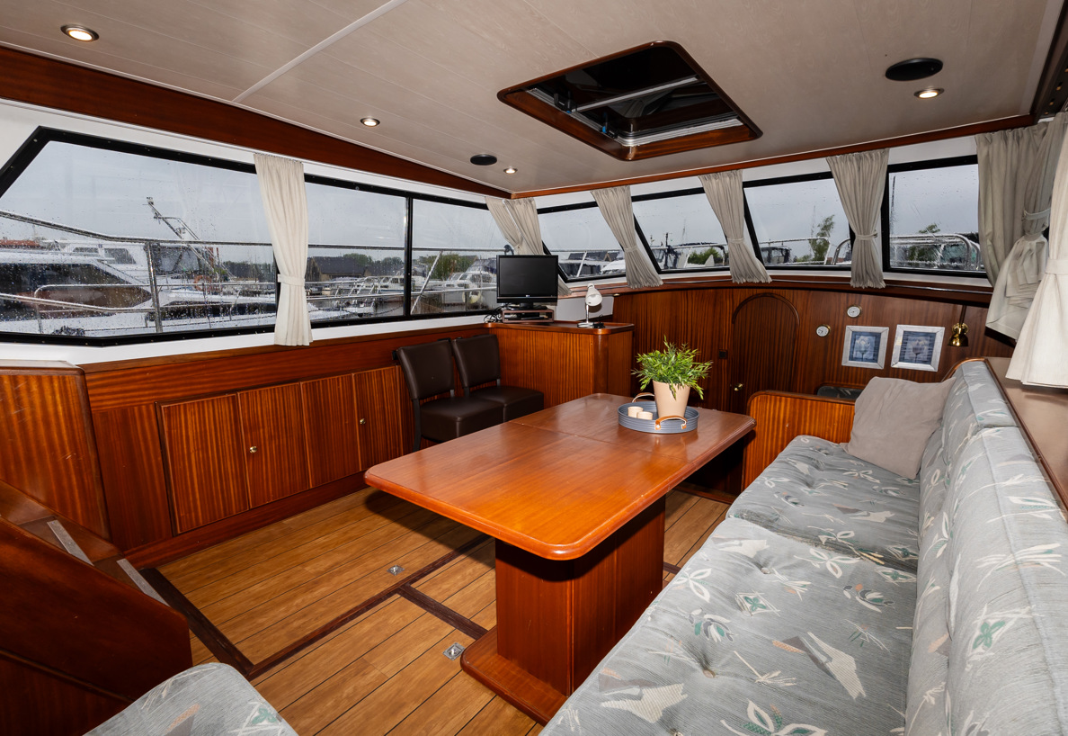 De Driesprong Yachtcharters Interieur Motorjacht Atherina 12
