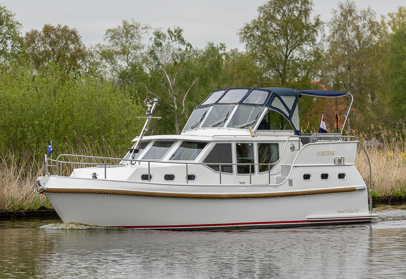 De Driesprong Yachtcharters Exterieur Motorjacht Comtesse 56