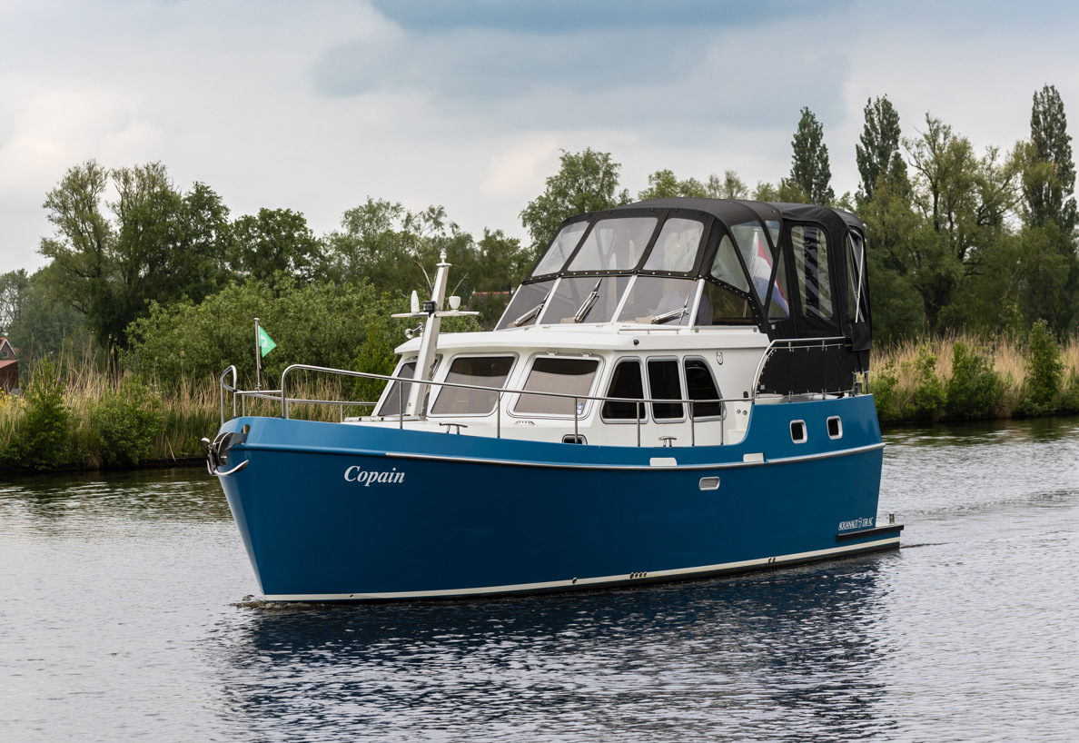 De Driesprong Yachtcharters Exterieur Motorjacht Copain 3