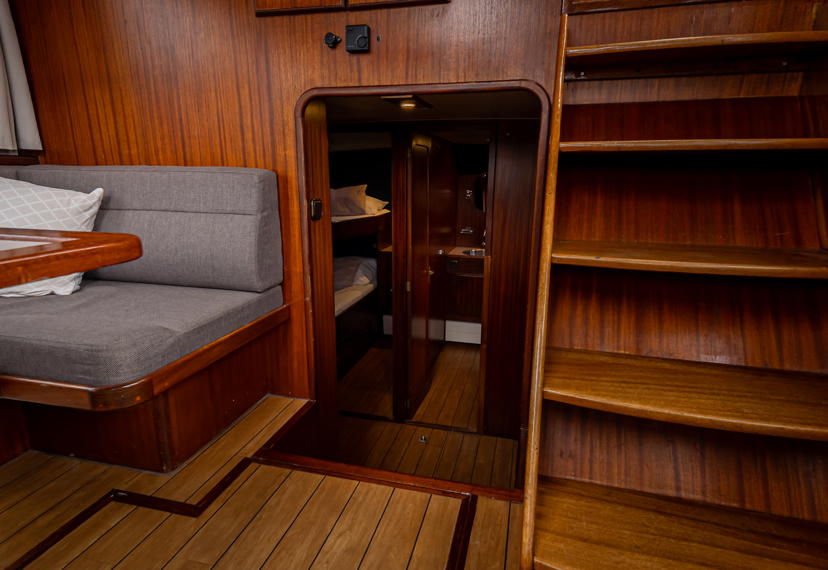 De Driesprong Yachtcharters Interieur Motorjacht Andreas 45