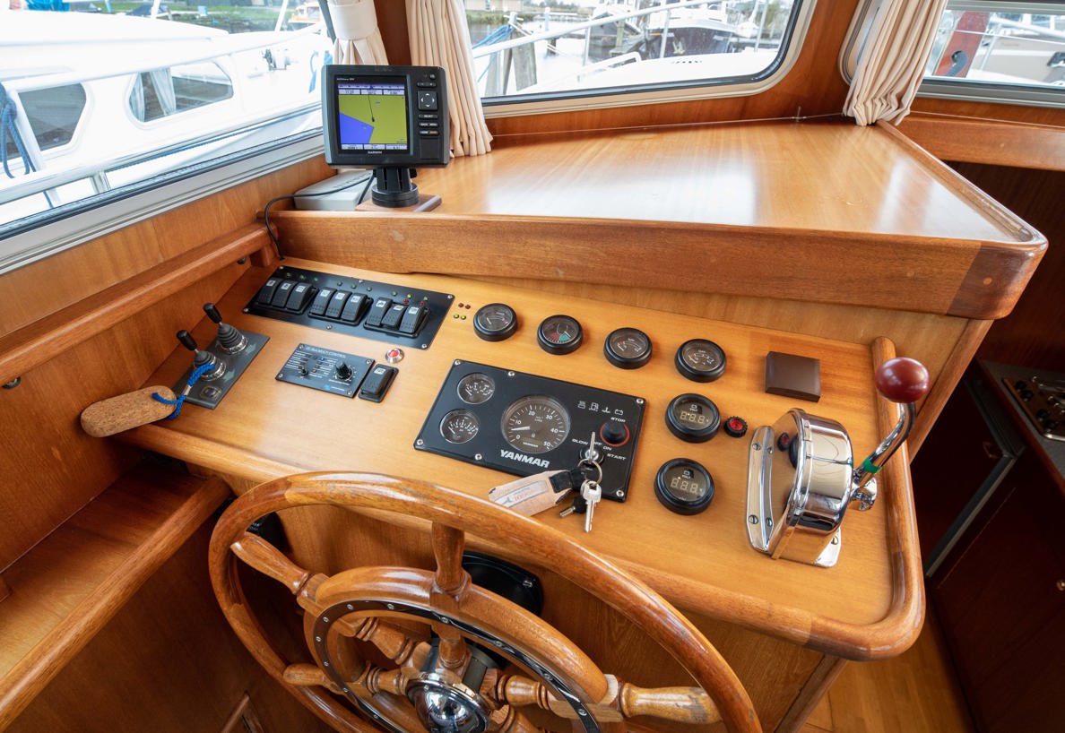 De Driesprong Yachtcharters Interieur Motorjacht Freon 01