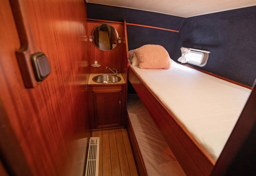 De Driesprong Yachtcharters Interieur Motorjacht Tjonger 13