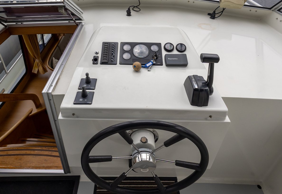 De Driesprong Yachtcharters Exterieur Motorjacht La Boheme 10