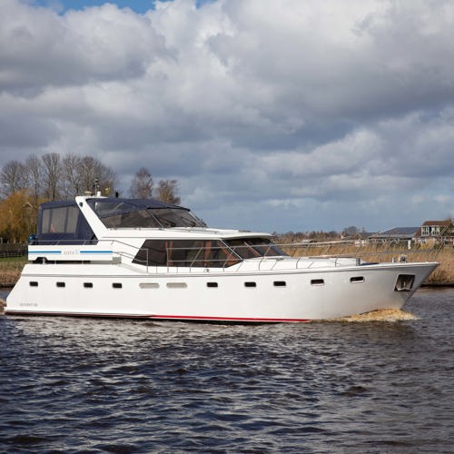 De Driesprong Yachtcharters Exterieur Motorjacht Lota 21