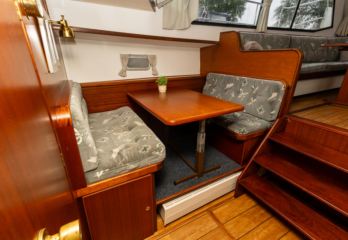 De Driesprong Yachtcharters Interieur Motorjacht Atherina 14