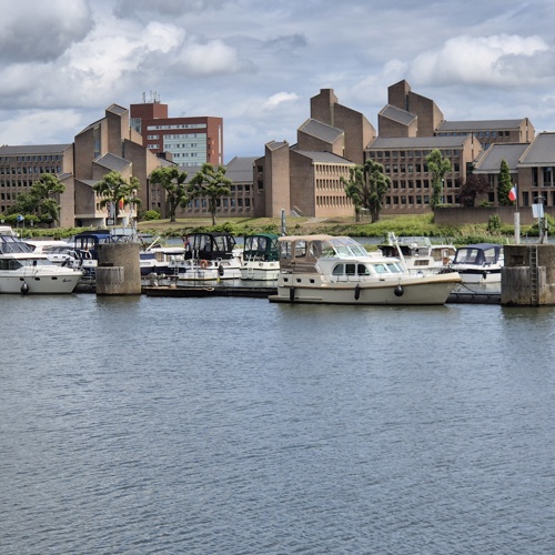 De Driesprong Yachtcharters Varende Pensionado's Op De Poseidon Treech 42 Ligging Boot